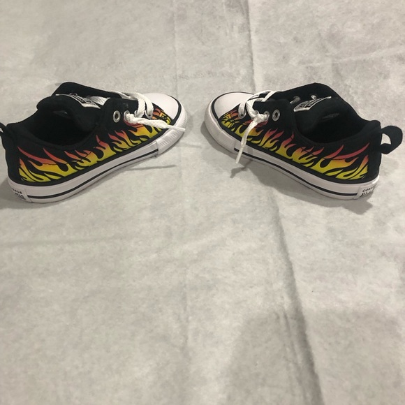 Converse Toddler sneakers size 8 - Picture 2 of 6